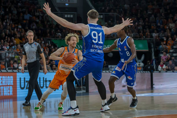 更是将中国 更是将中国