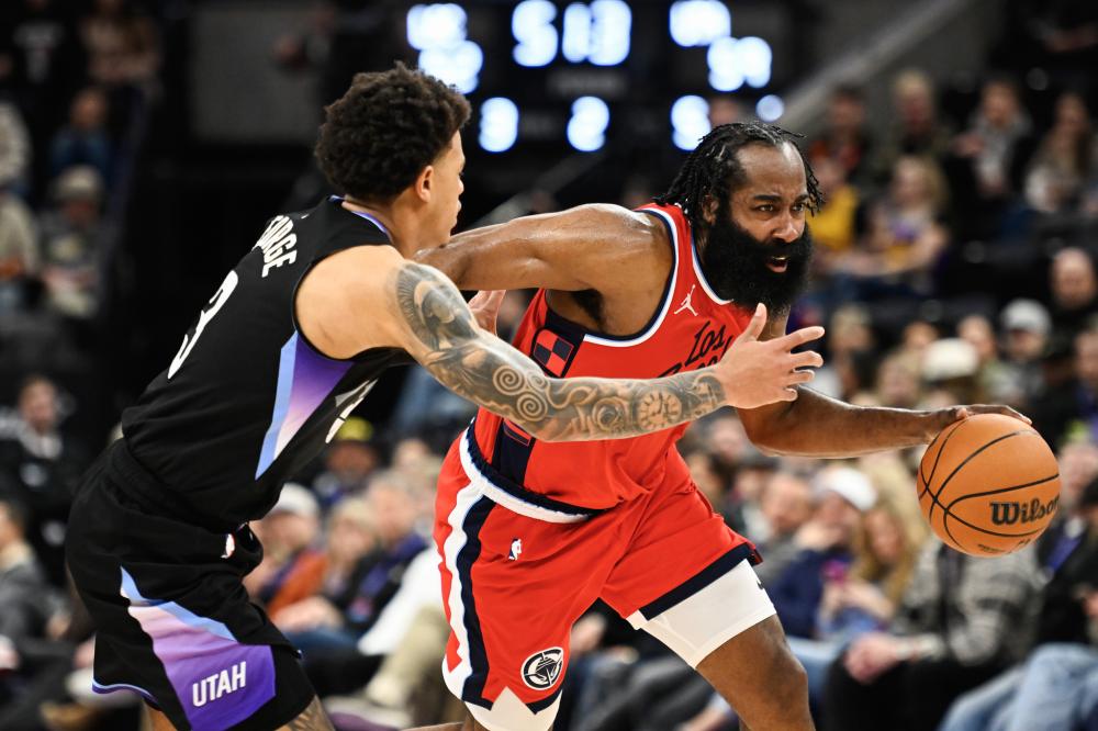 皮球划出一 皮球划出一