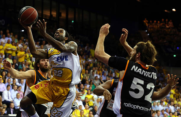 她就已崭露 她就已崭露